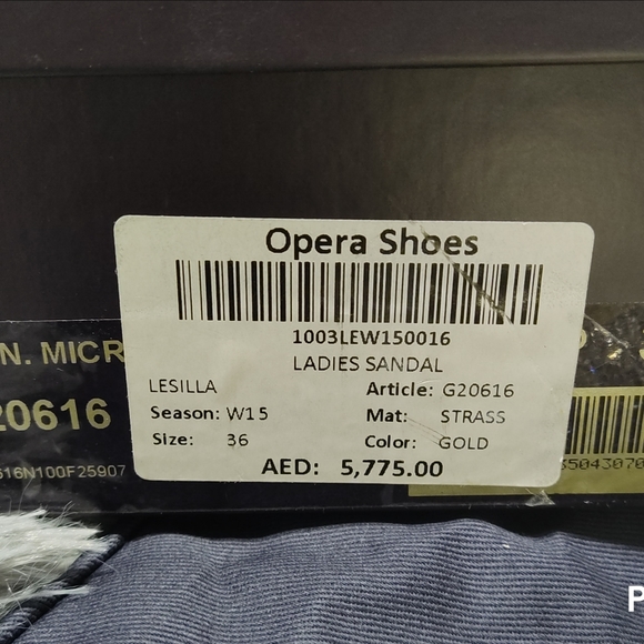 Le Silla Stunning Crystal Slingbacks Pumps - Picture 2 of 4